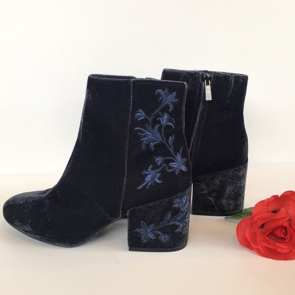 Kenneth Cole Shoes - Kenneth Cole Black and Blue Embroidered Ankle Boots